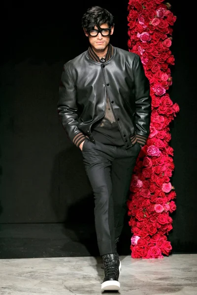 Look 8